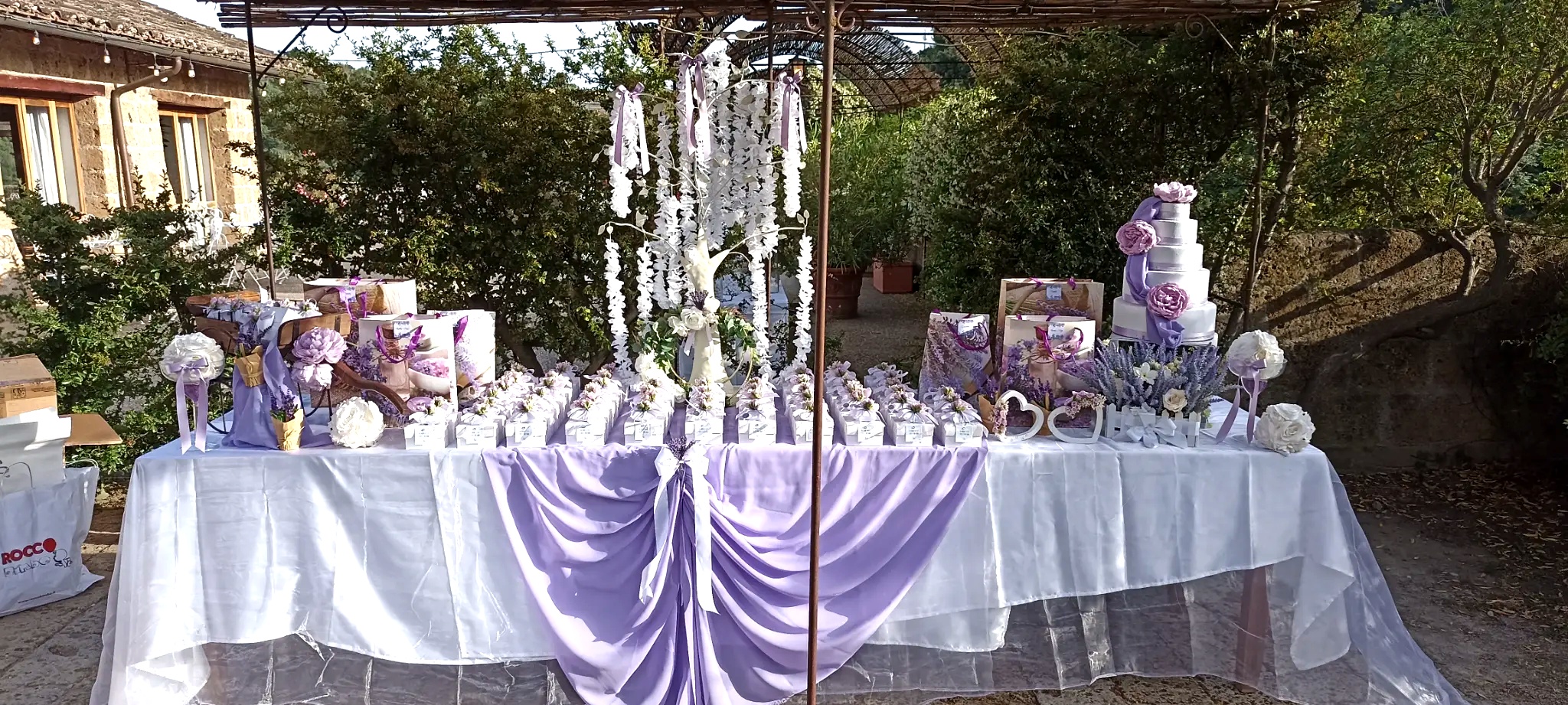 Allestimento matrimonio in lilla